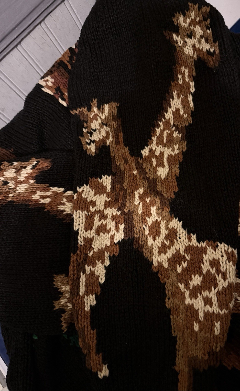 Vtg The Eagle’s Eye “World Wildlife Collection” hand-knit cardigan sweater Large