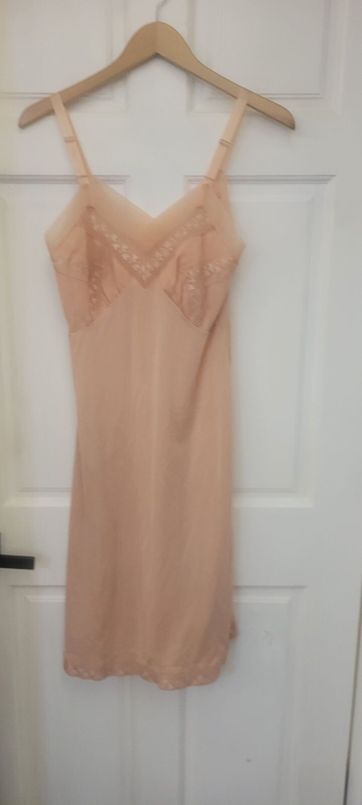 Peach Luxite by Kayser Embroidered Slip Vintage size 34