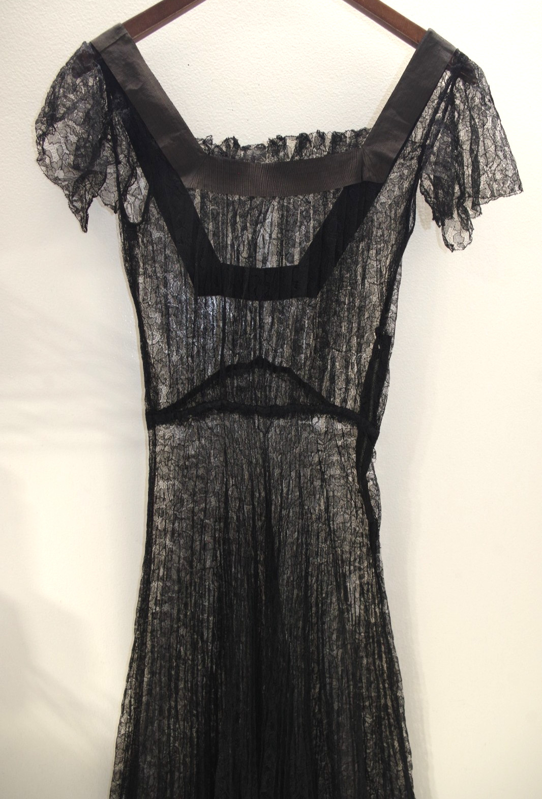 T3 ANTIQUE 1920’S SHEER BLACK French Lace Long DRESS Hand Sewn Grosgrain Ribbon