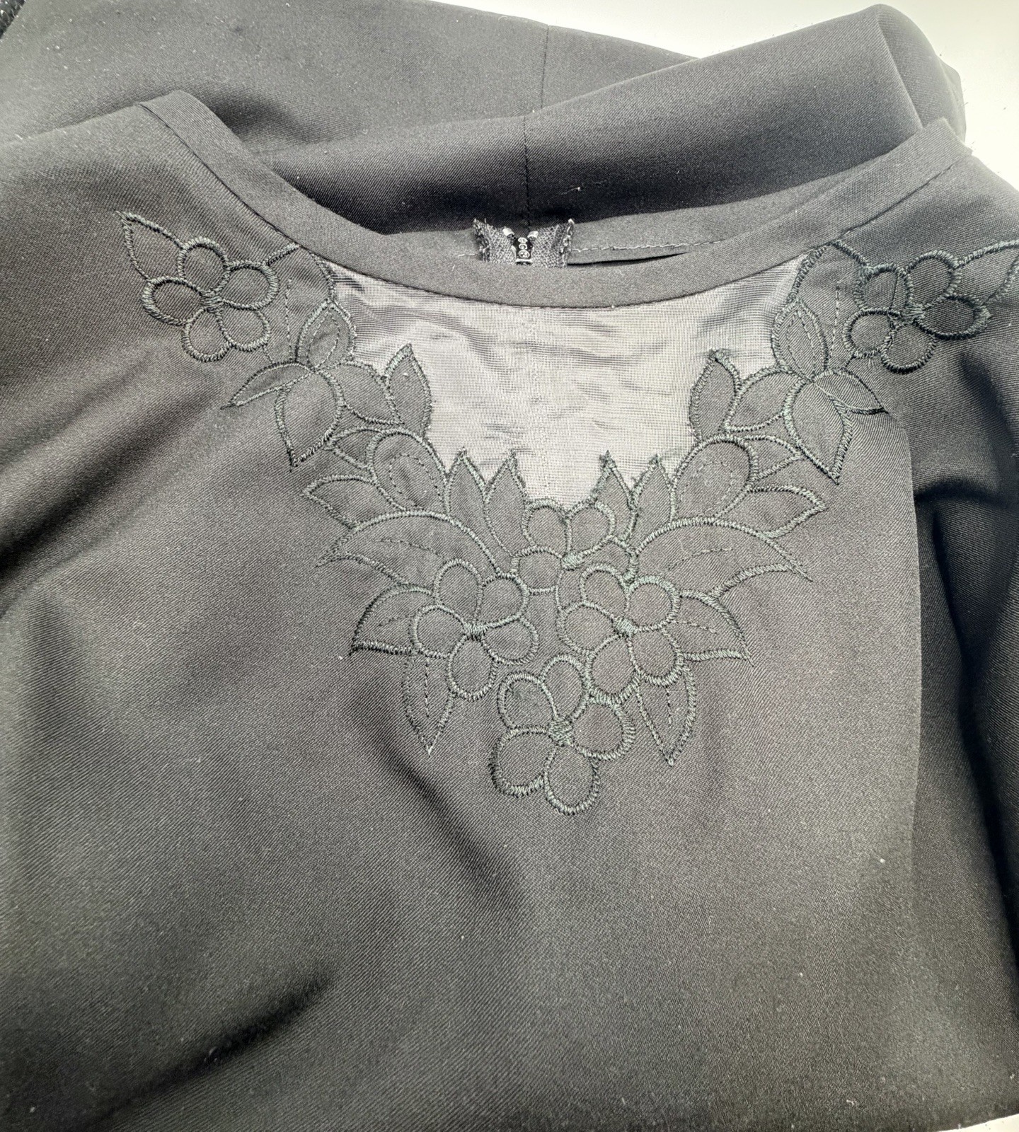 Vtg Donovan-Galvani Of Dallas M Black Silky Top/Sheer Neck/Embroidery/ Back Zip