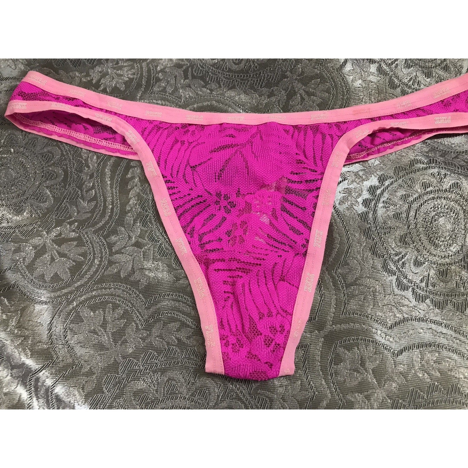 2017 Victoria’s Secret PINK Fuchsia Lace Thong Panties Sz Large Rare