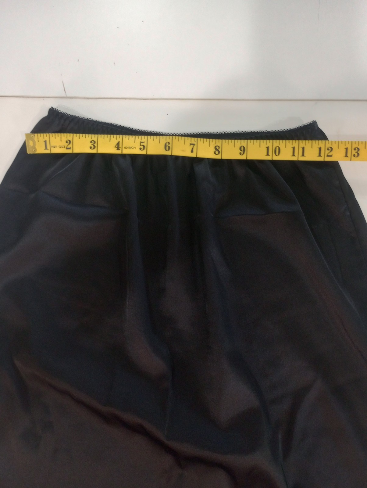 Vtg Lady Lynn Half Slip Women’s Sz Medium Black Satin 7 1/2 inch Back Slit