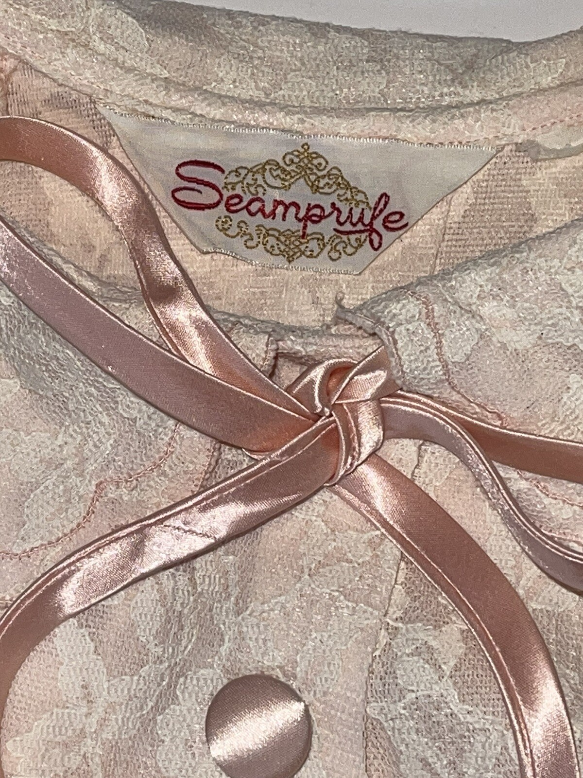 Vintage Seamprufe Housecoat M Robe Pink Lace satin Ribbon Button Front Pockets