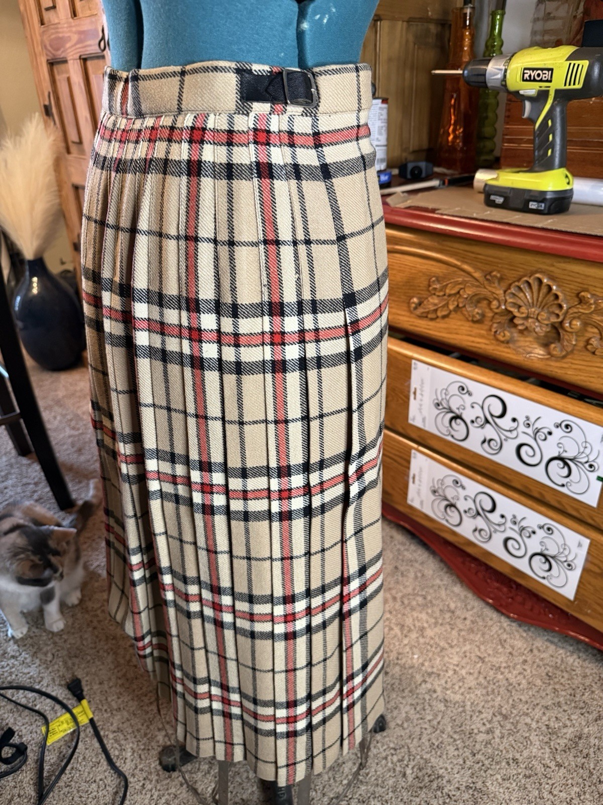 Vintage Women’s UK Made Nova Check Wool Cape Coat Skirt Suit UK14/US12