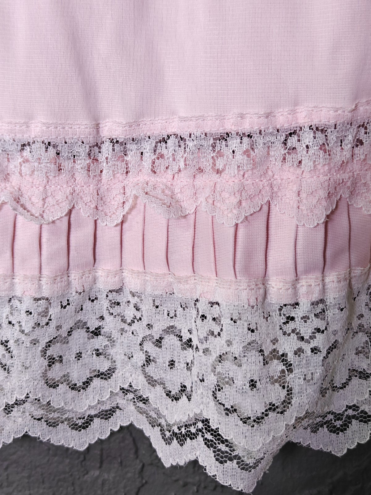 Vintage Pink Half Slip Skirt The Lace Inset & Pleated With Lace Hem Medium