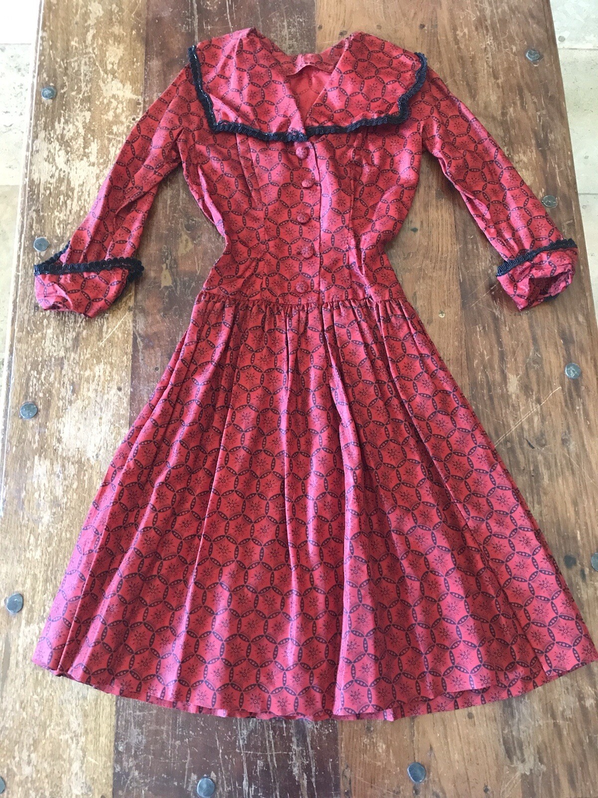 VTG 50s red & black striking cocktail dress beaded trim buttons cool fabric look