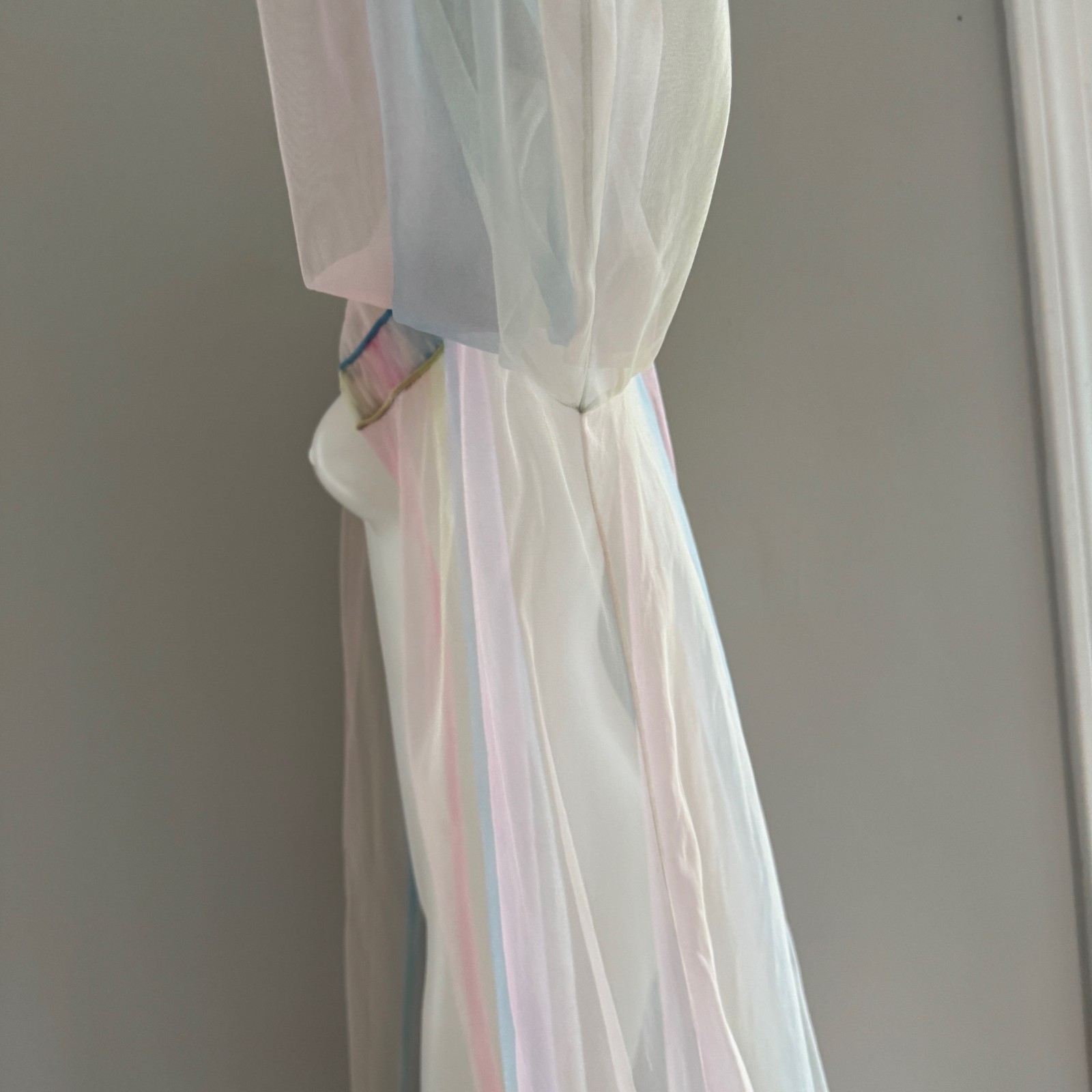 60s vtg DOLSYL Sheer Pastel RAINBOW OMBRE Dressing Gown Chiffon Robe Tent Dress
