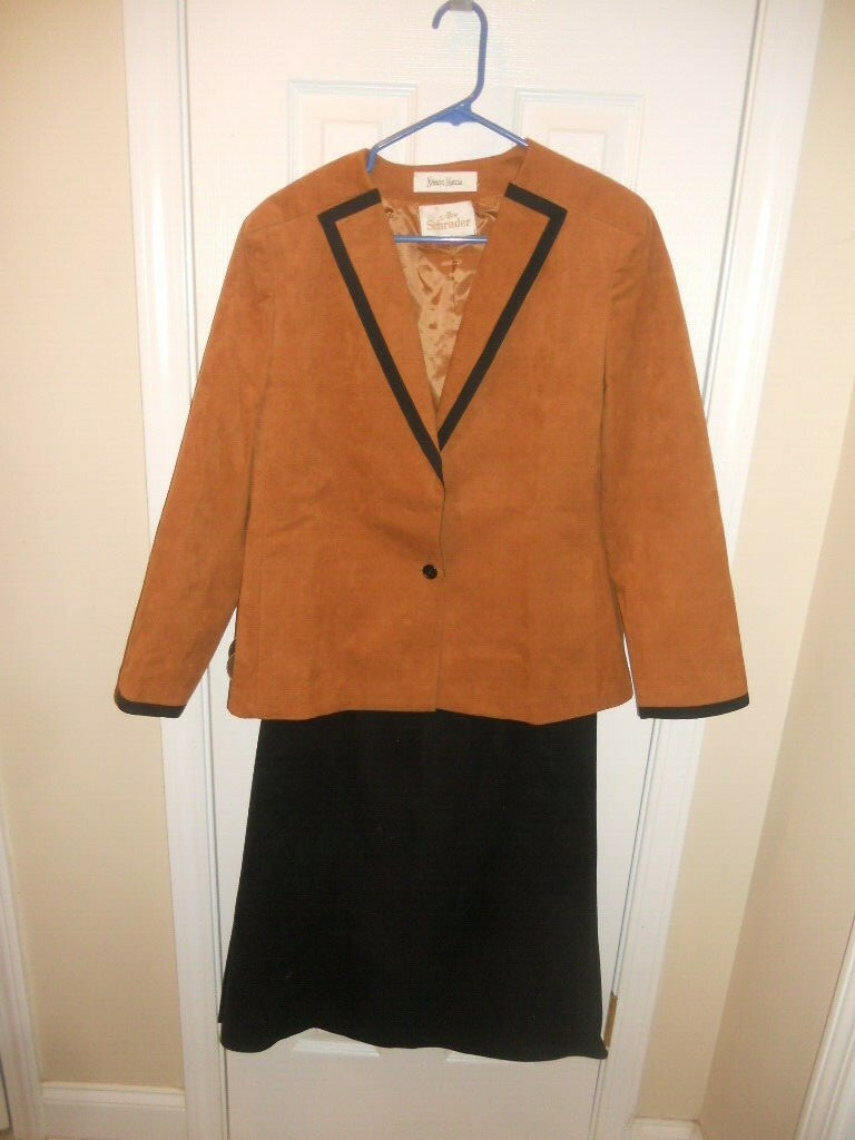 1970’s Neiman Marcus Abe Schrader Suede Blazer & Skirt Size 16 Excellent