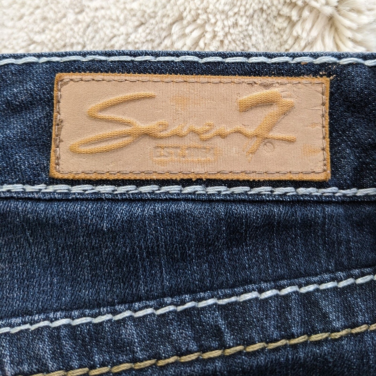 RARE Vintage Seven7 Crystal Embellished TULIP Flare Low Rise Topstitch Jeans 28