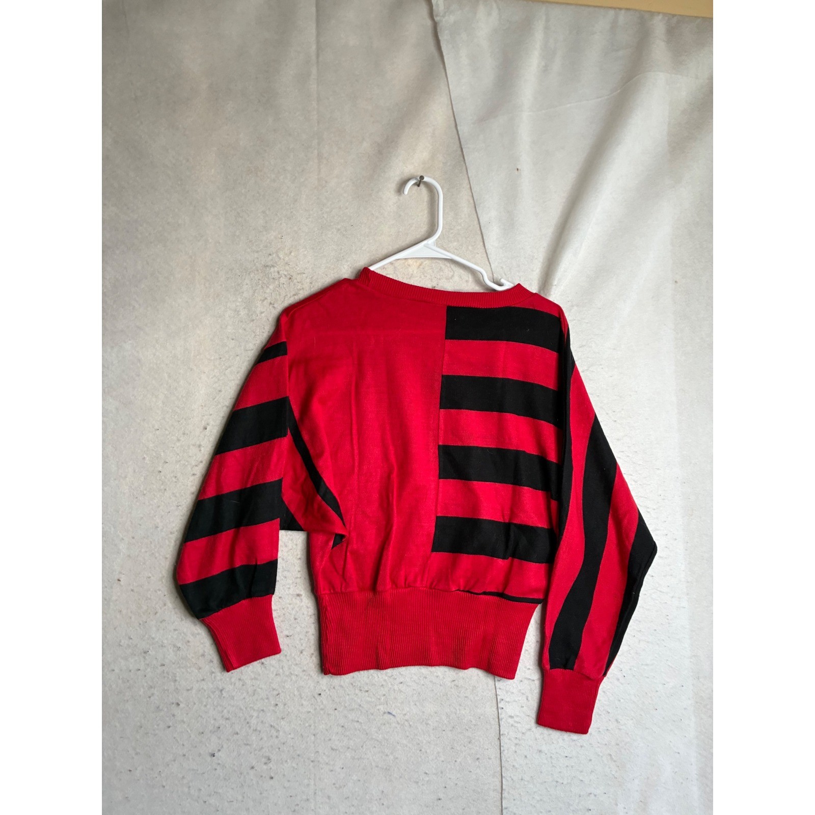 Vintage Hi Rollers Red Black Striped Batwing Sleeve Knit Sweater Large RN 60194