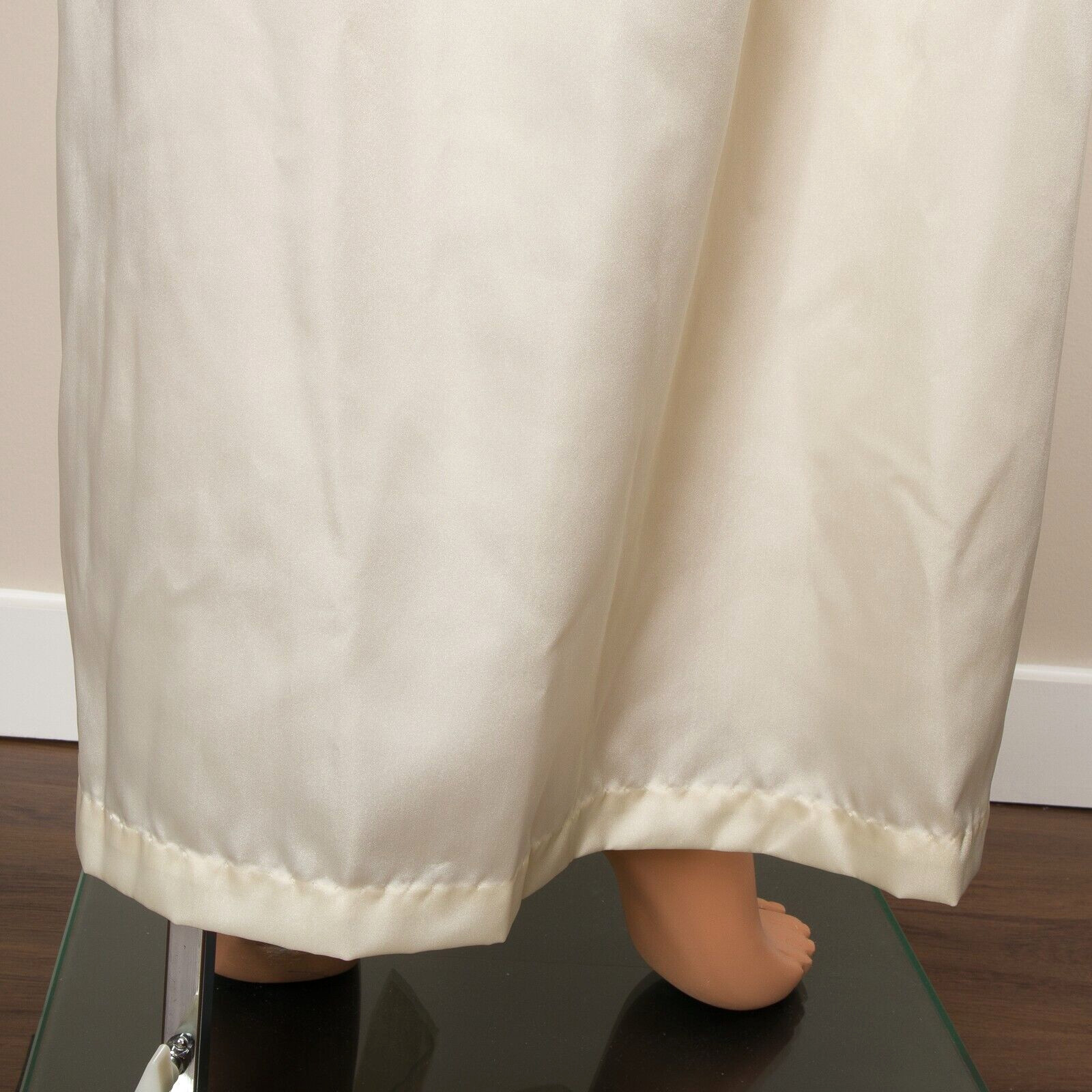 💖BARBIZON Ivory Cream Maxi Robe Nightgown Soft Silky Nylon Embroidered Lace M