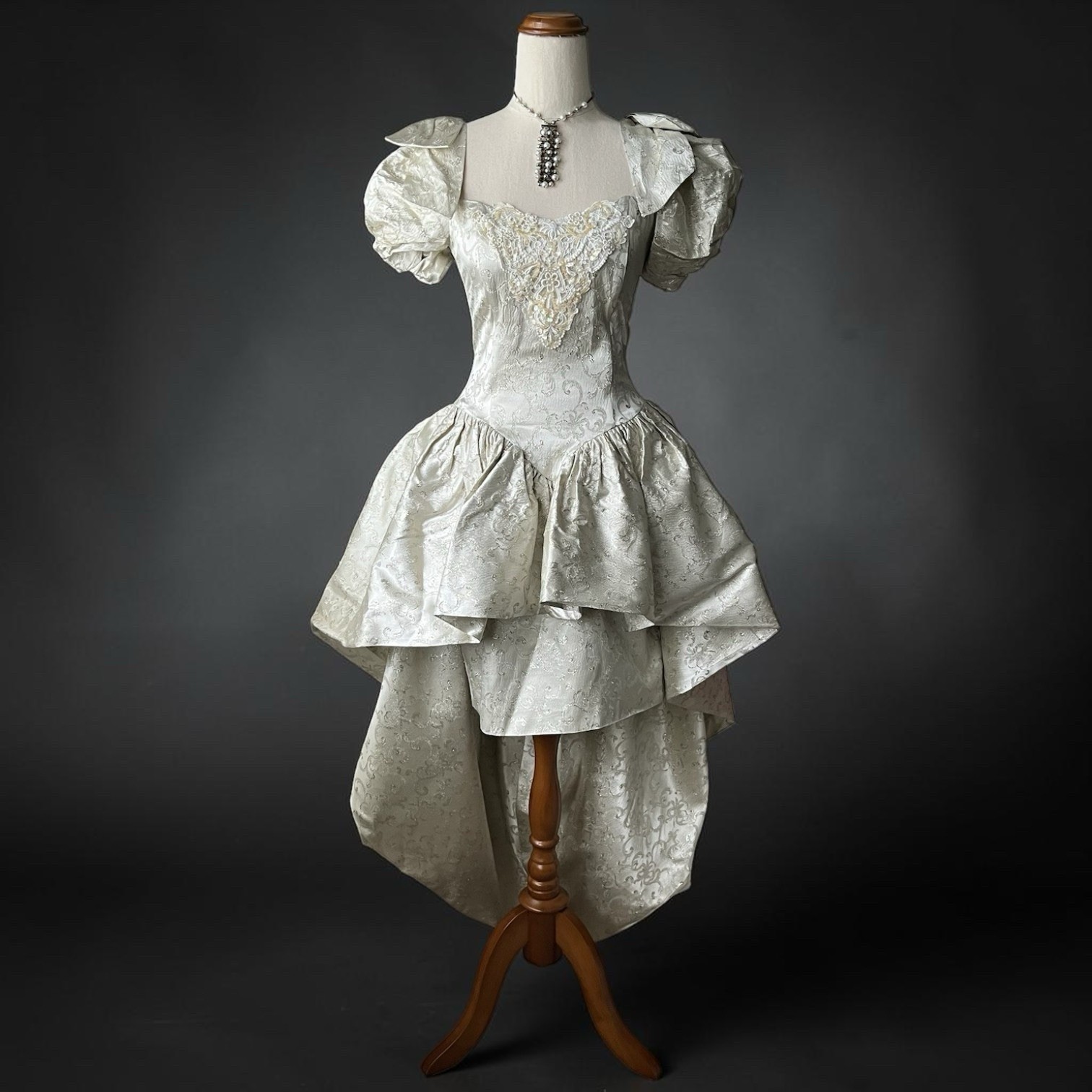 Vintage 1980s Jessica McClintock Bridal Gown Ivory Gold Metallic Brocade High Lo