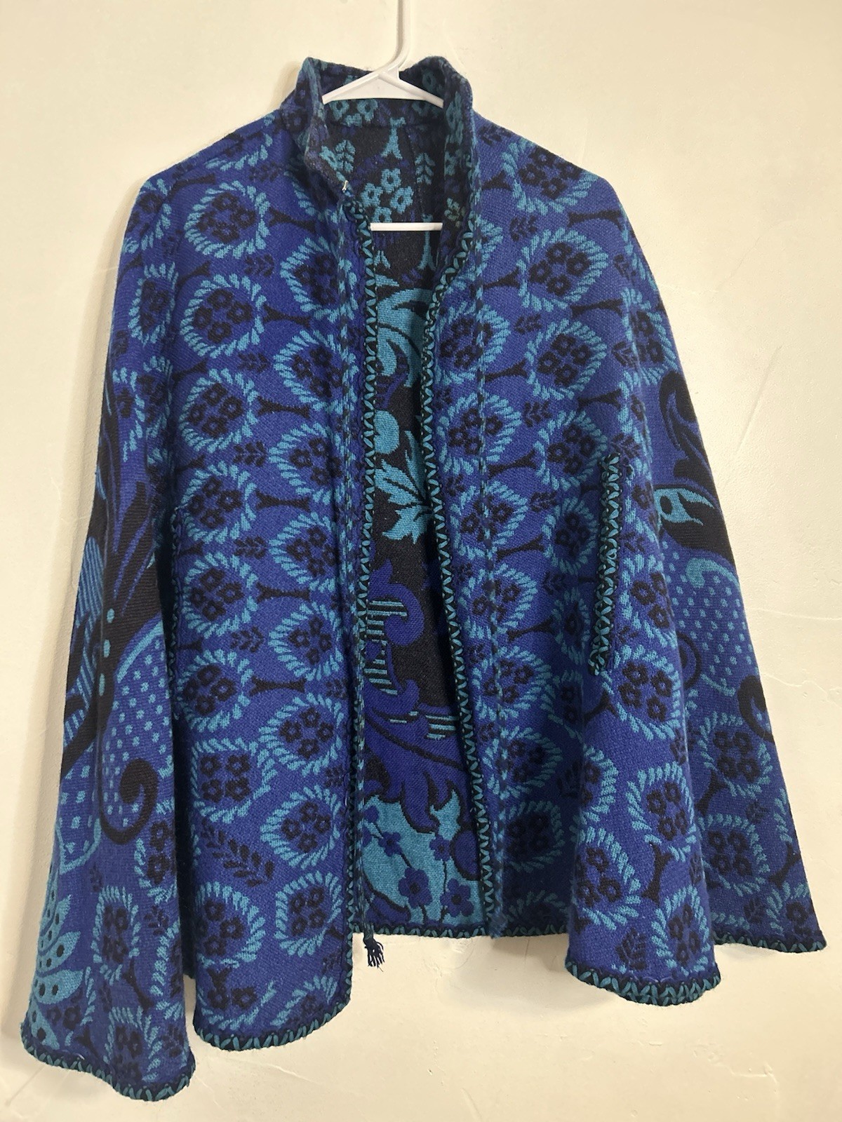 Vintage 60s 70s Tapestry Arvi Poncho Cape Shawl Wrap Vibrant Turquoise Blue O/S