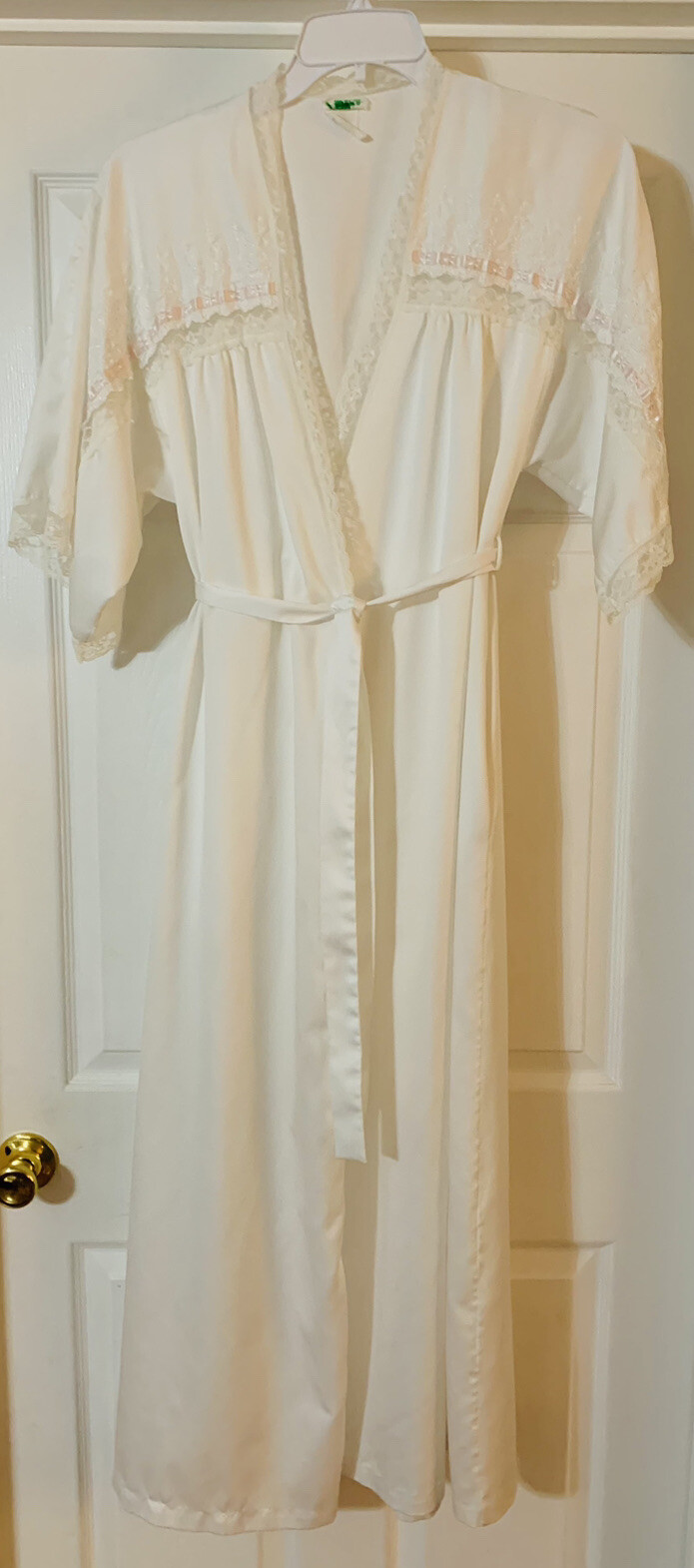 Vintage Juli of Slumbertogs White Self Tie Robe with Lace Pink Ribbon