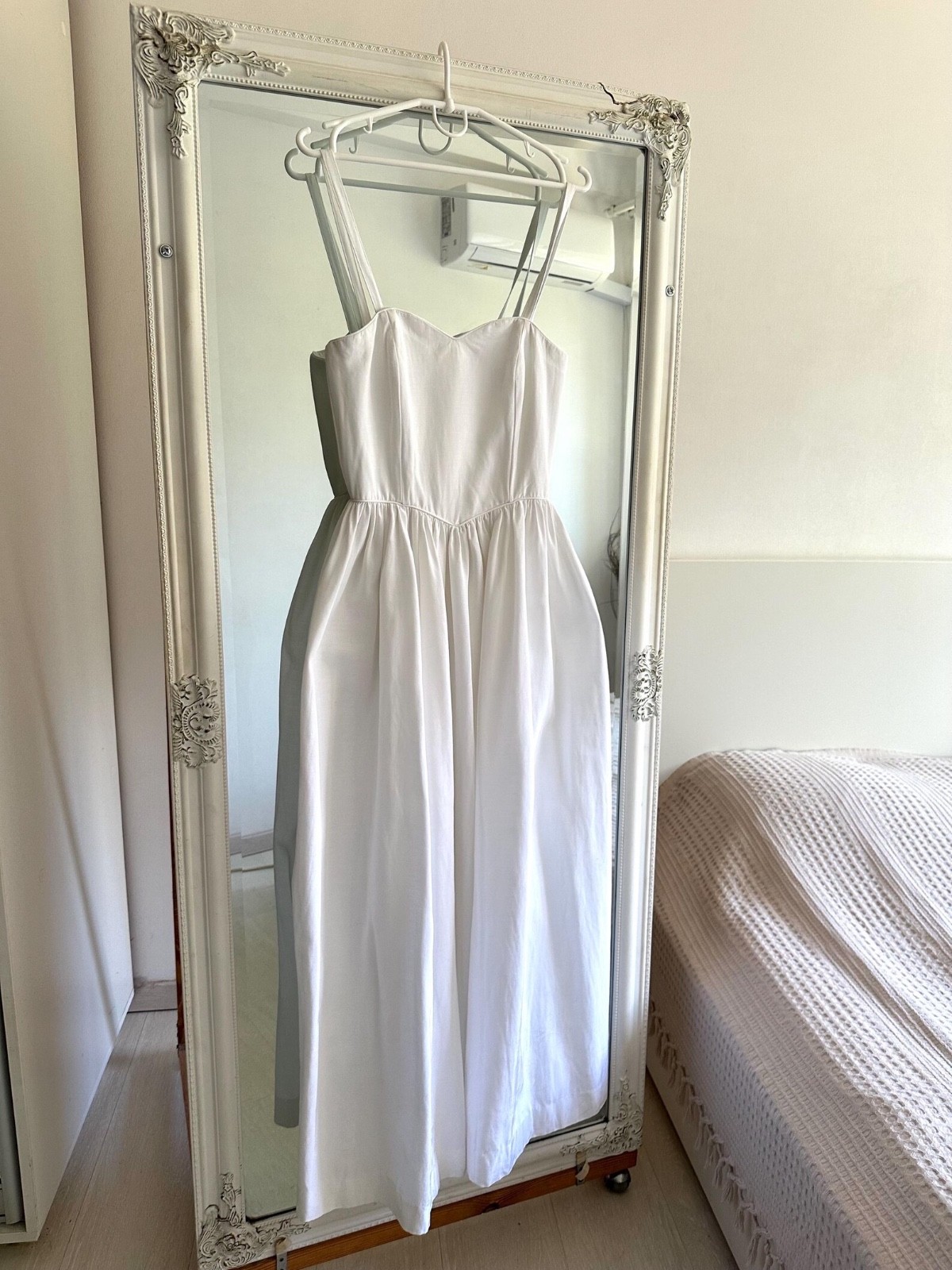 Vintage Laura Ashley White Cotton Dress: Cottagecore Sweetheart Midi