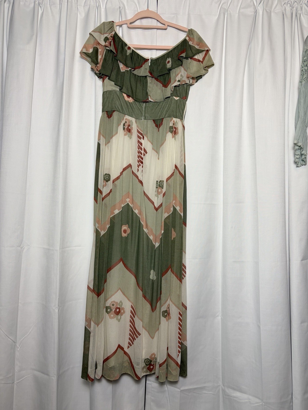 Vintage 1970s Hoku Green Neutrals Floral Ruffle Neck Maxi Dress Size 38 (Small)
