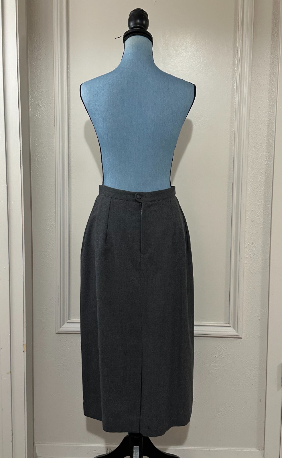 Vintage 1980’s Jos A Bank Gray Midi 100% Wool Lined Straight Pencil Skirt 10