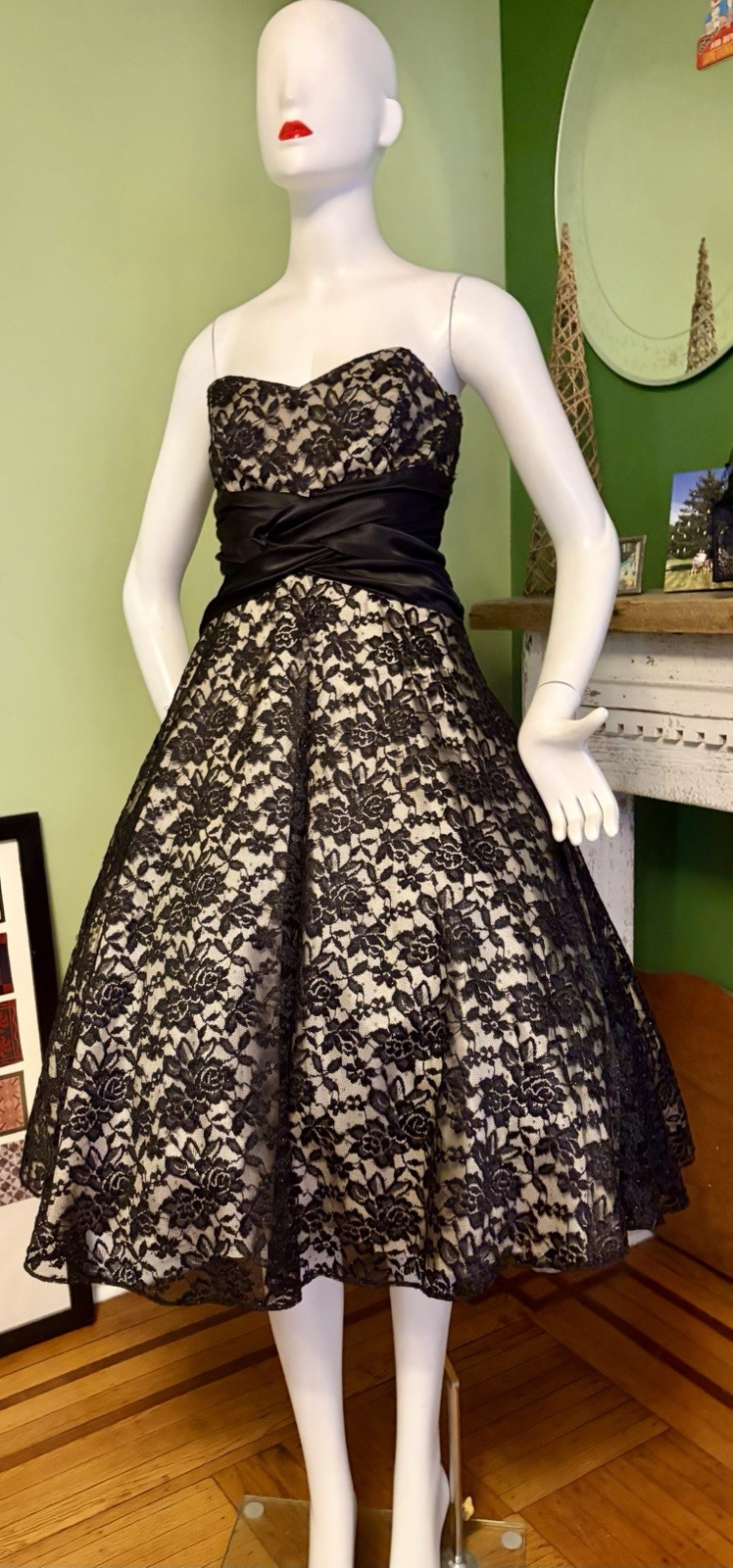 VTG NIKI NY 90s Beaded Lace Hollywood Cupcake Tulle Fairy Goth Dress USA S Sz6
