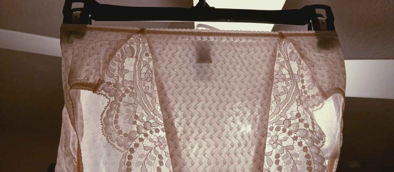 VALENTINO VINTAGE PANTIES sz M-6 CREAM SATIN DIAMONDS w-LACE SIDE PANELS #17-35