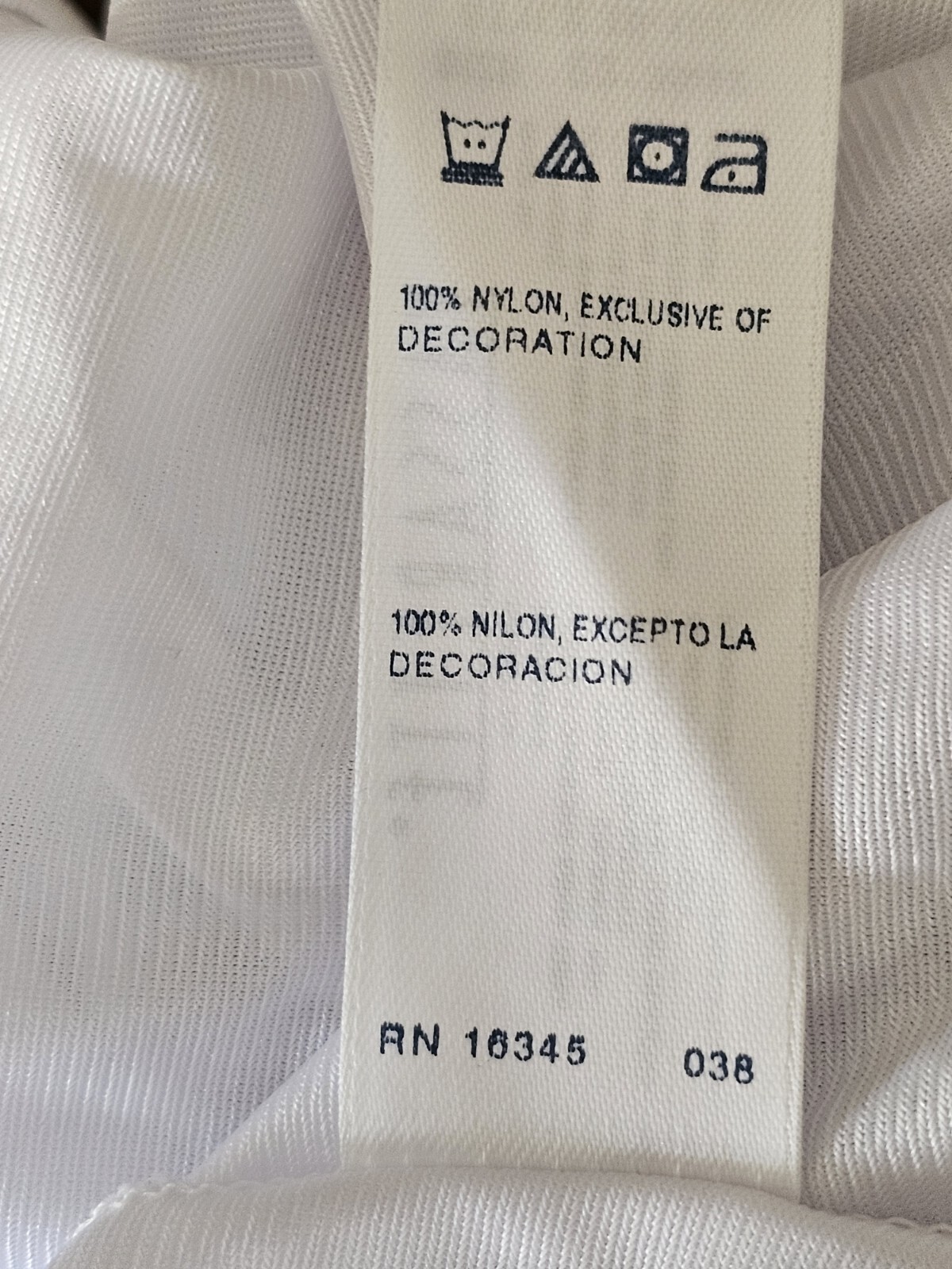 Vassarette Full Slip White Size 22″ 36/42 Satin Nylon Adjustable Straps V-neck