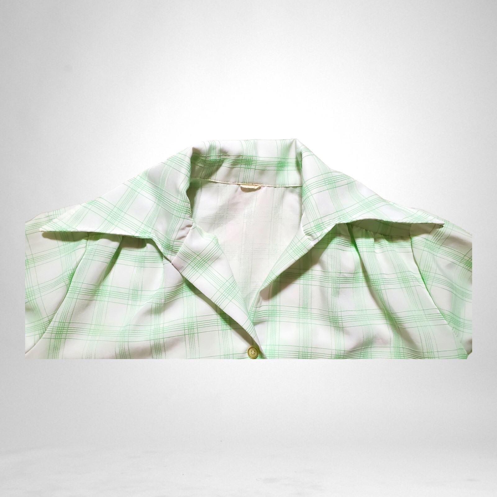 Vtg Green Plaid Button Up Shirt Pointed Collar Lightly Textured Small ? Women’s