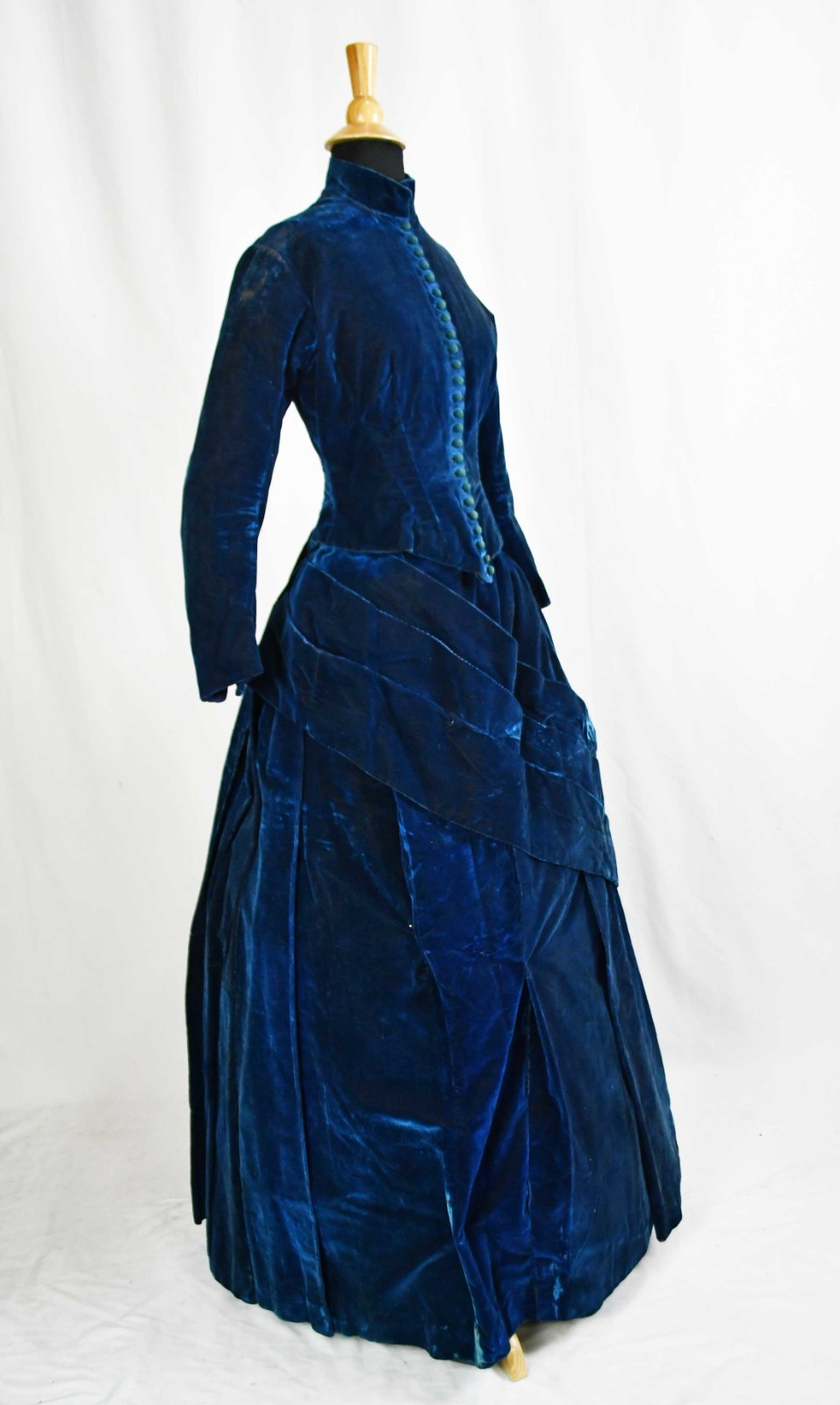 VICTORIAN BLUE VELVET VISITING DRESS, 1895