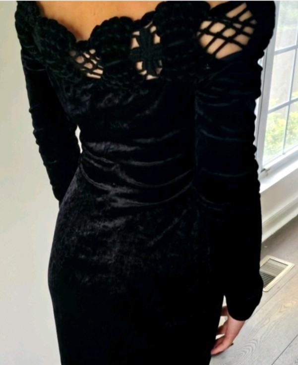 Vintage Italian Black Crushed Velvet Dress Crochet Off Shoulder Long Sleeve 42 S