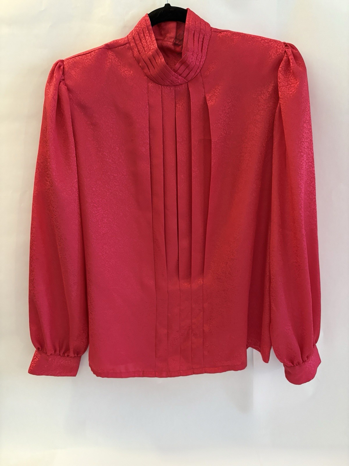 VTG Reddish Blouse, Faint Pattern. Made In Korea. 100% Polyester But Feels Silky