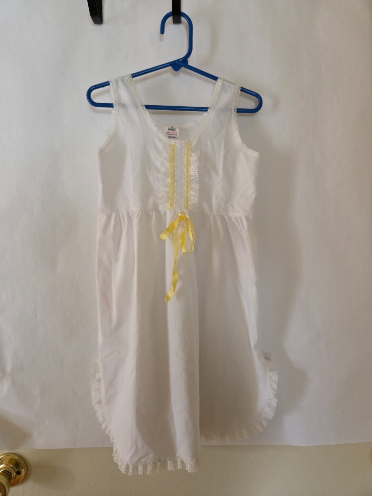 Vintage Kids Sears Night Gown; Size 3 – White with yellow detail