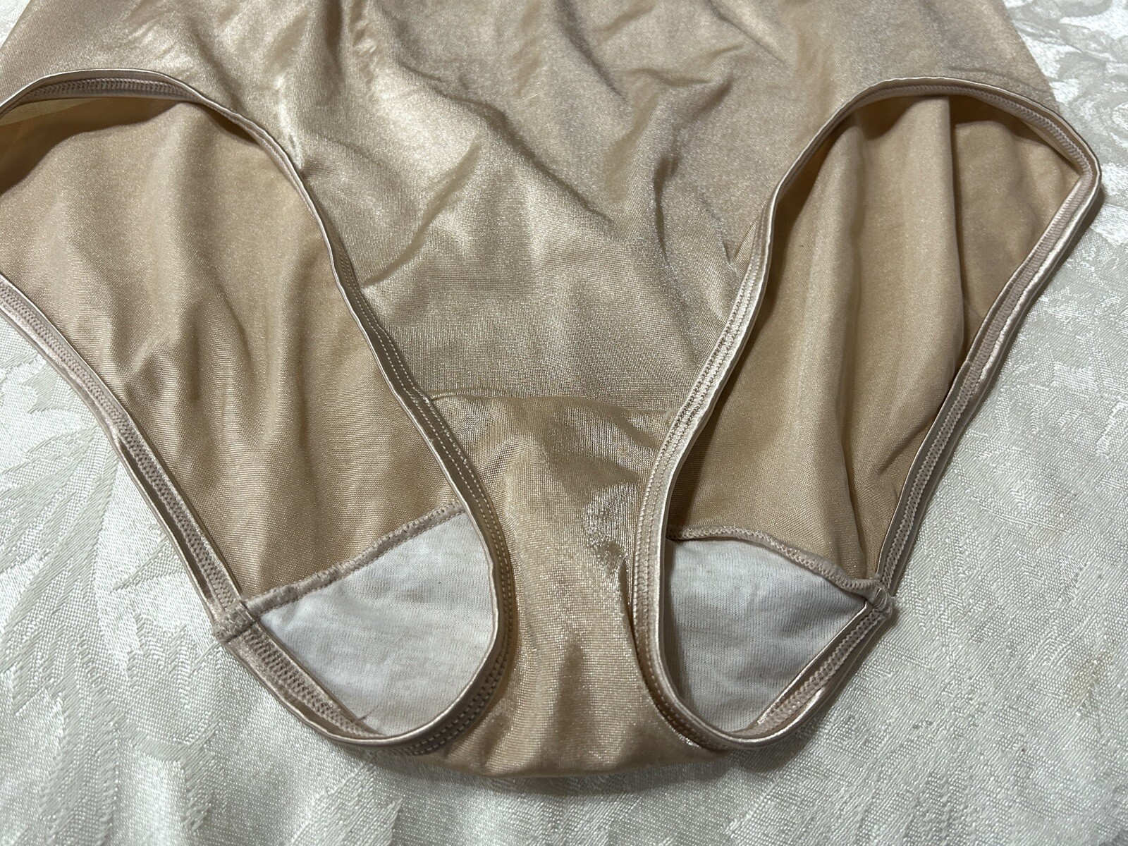 NWOT Vtg VANITY FAIR 40-841 Second Skin Satin 3XL Nude Brief Panties #48