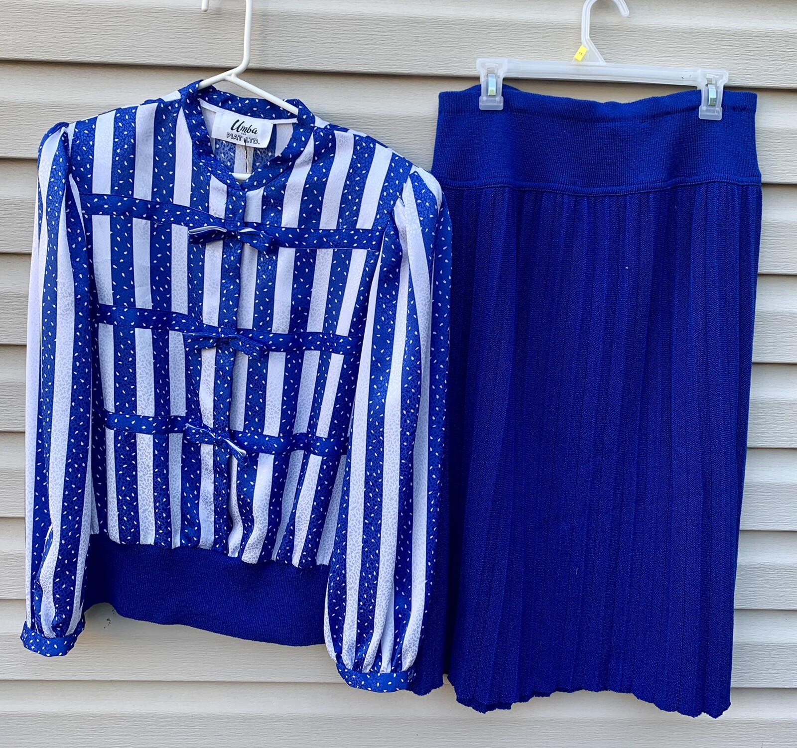 Vintage Woman’s Parues Feinstein Blue Blouse Skirt Suit Size 16