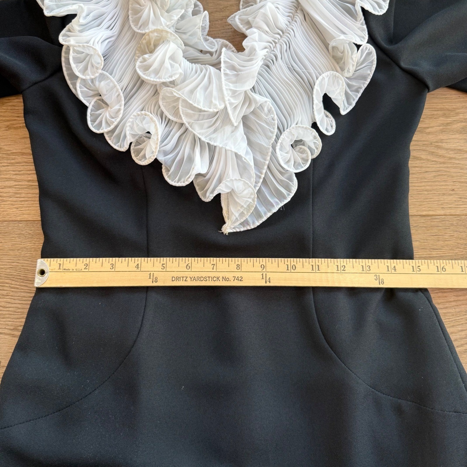 Vintage Jack Bryan Black Formal Gown with White Pleated Ruffle Collar Size 10