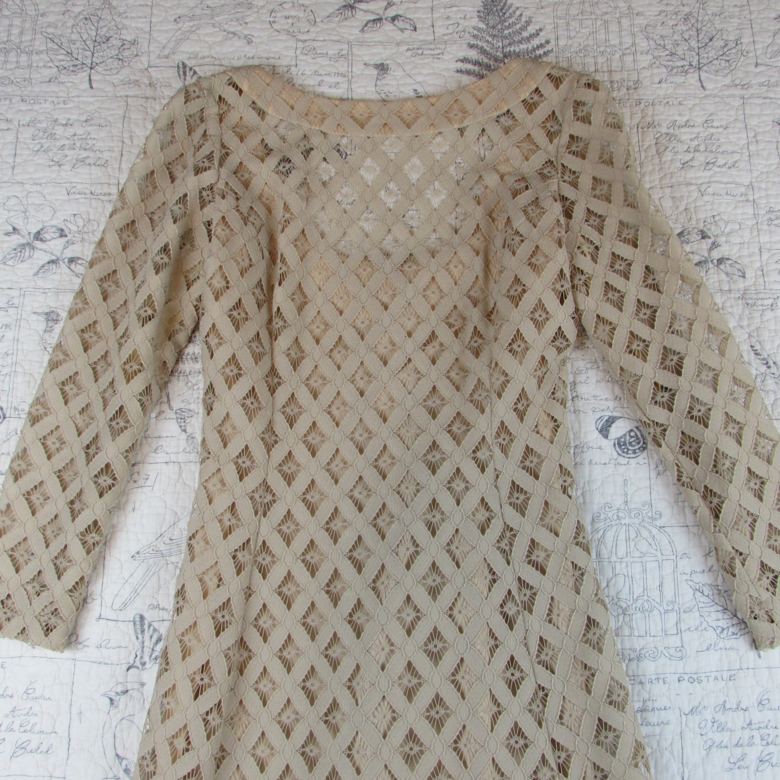 EUC Montaldos Vintage Crochet lace taupe Bracelet sleeve midi maxi dress S M