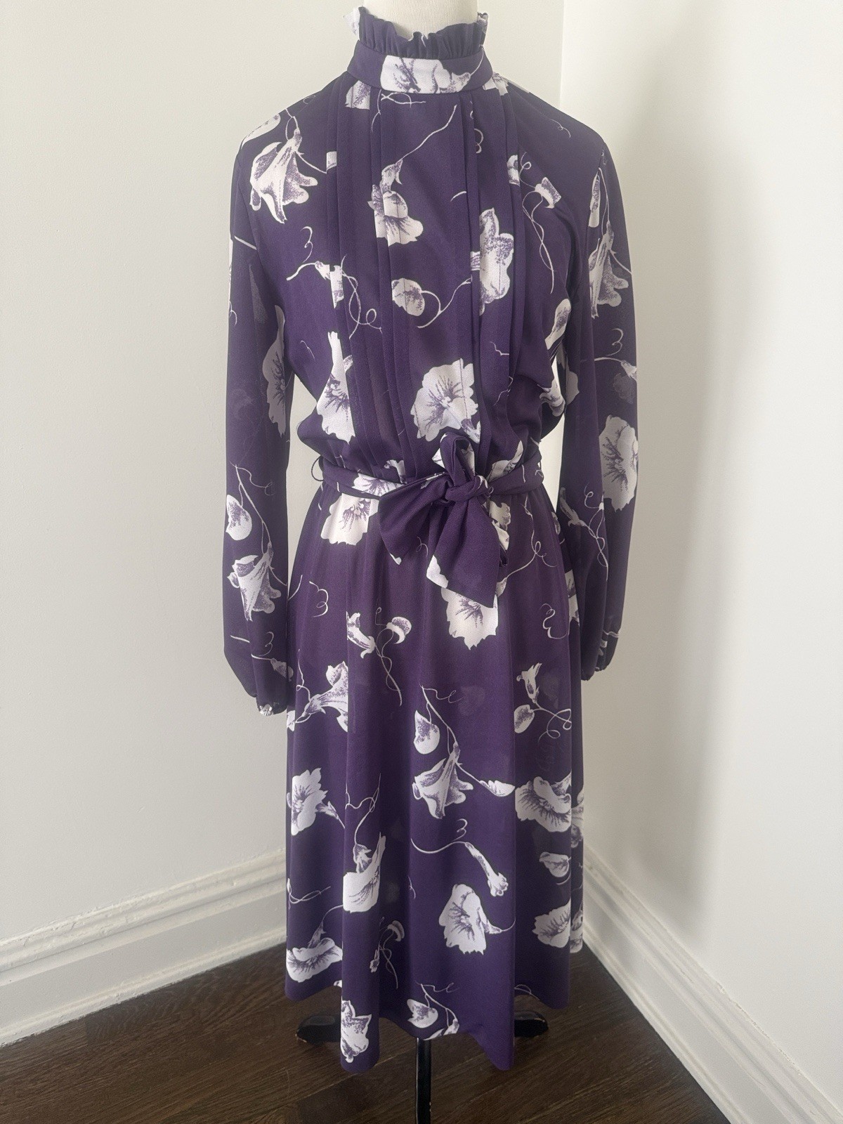 Vntg Trends by Jerrie Lurie Purple Floral High-Neck Midi Dress with Waist Tie 10