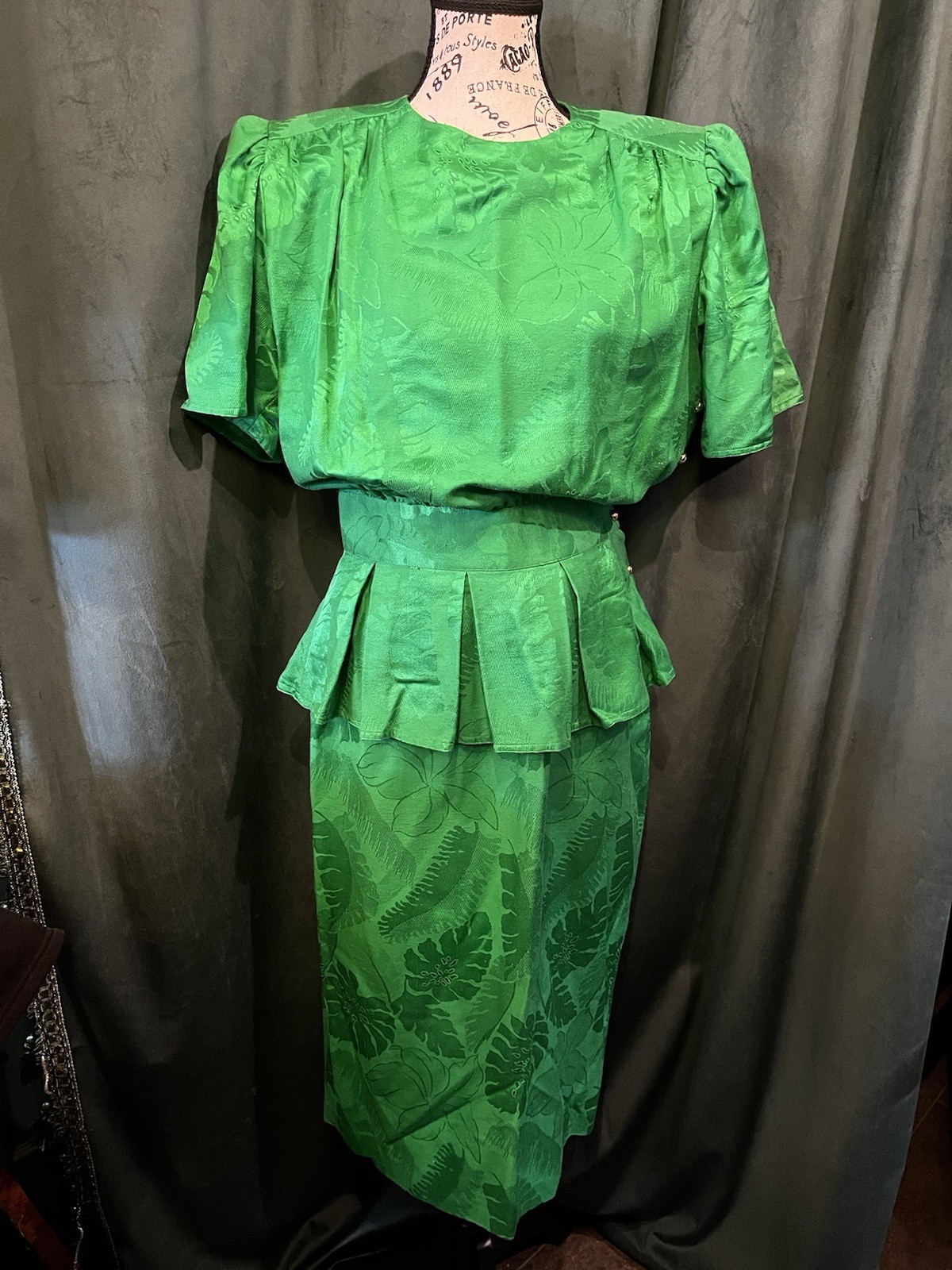 Vintage 1980s Argenti Green Tropical Peplum 100% Silk Blouse And Skirt Set