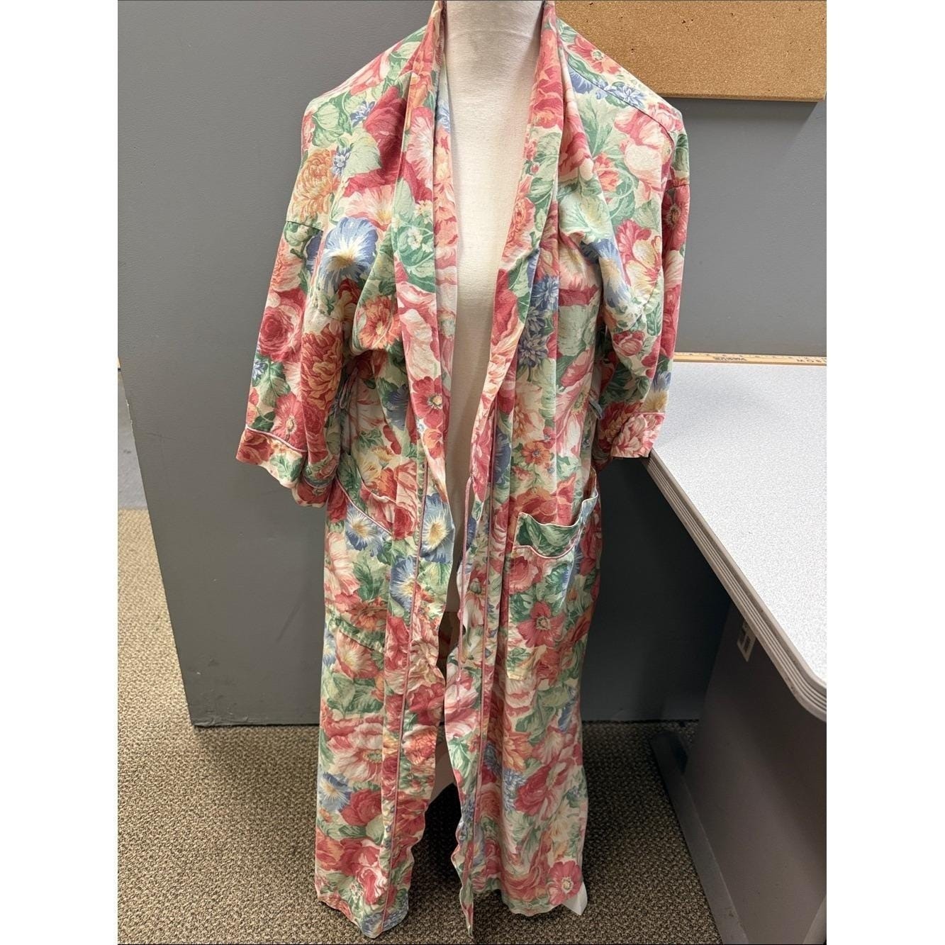 VTG Komar Floral Wrap Robe Long Housecoat Pink Blue Green OS / XL