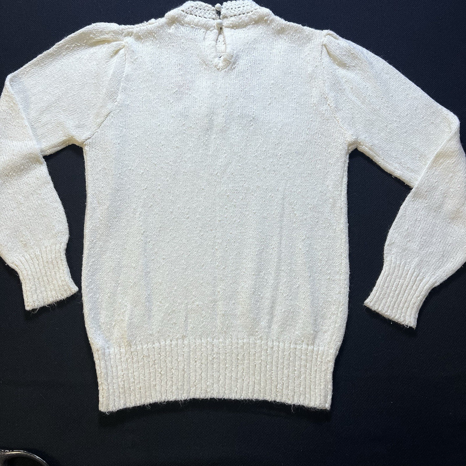 Vintage 1980s Partners floral embroidered knit sweater crochet lace neck Korea S