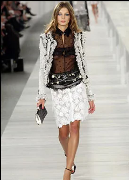 Chanel Vintage 2004 Fantasy Tweed B/W never worn size 46