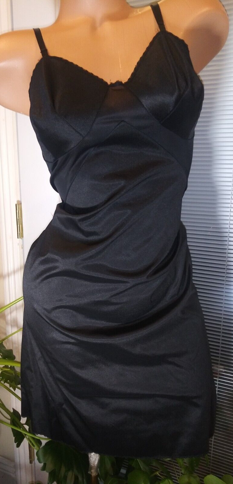 Vtg Silky Soft TRICOT Dupont Nylon Swishy Taffeta Full Dress FULL Slip Noisy