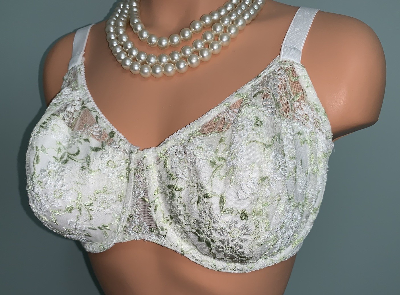 Vtg NWOT Olga Shiny Satin & Lace UW Bra 40C Embroidered lace