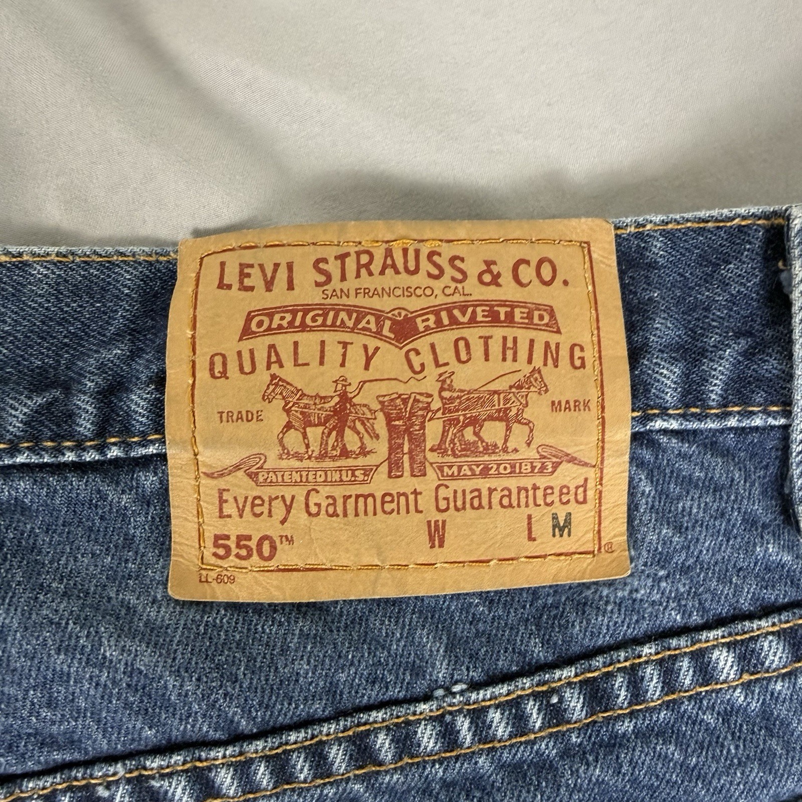 VTG Levi’s 550 Jeans Mens 32×30 Blue Made In USA Relaxed Fit Tapered Leg Denim