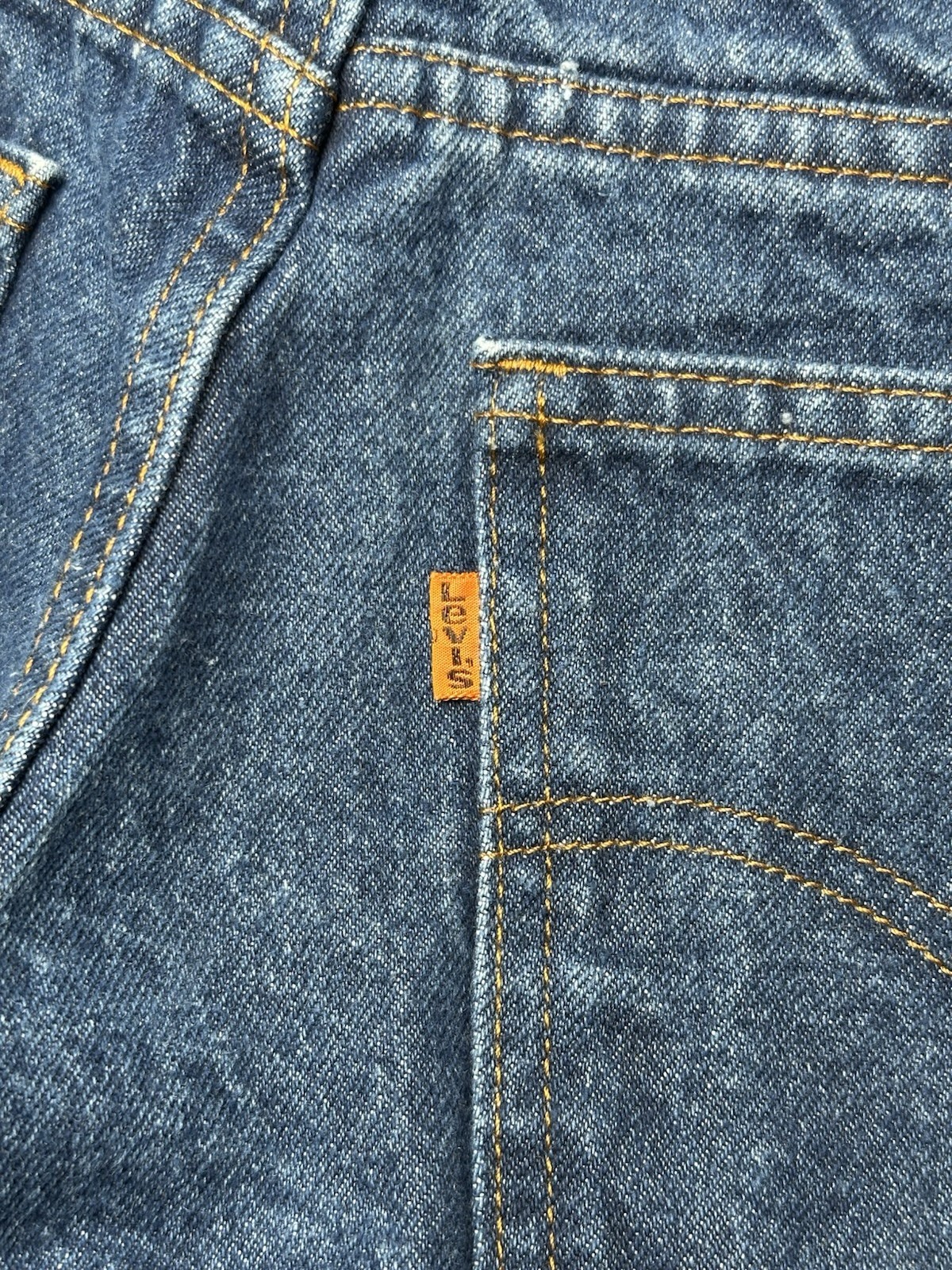 Vintage 1980s Orange Tab Bell Bottom Levis Women’s 32×28