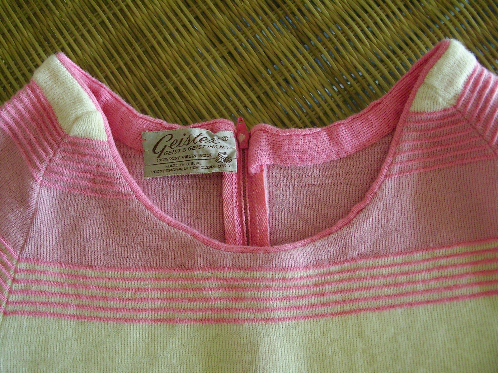 VINTAGE wool pink cream candy lolly striped jumper t-shirt 60s Mod ribbed UK10 S