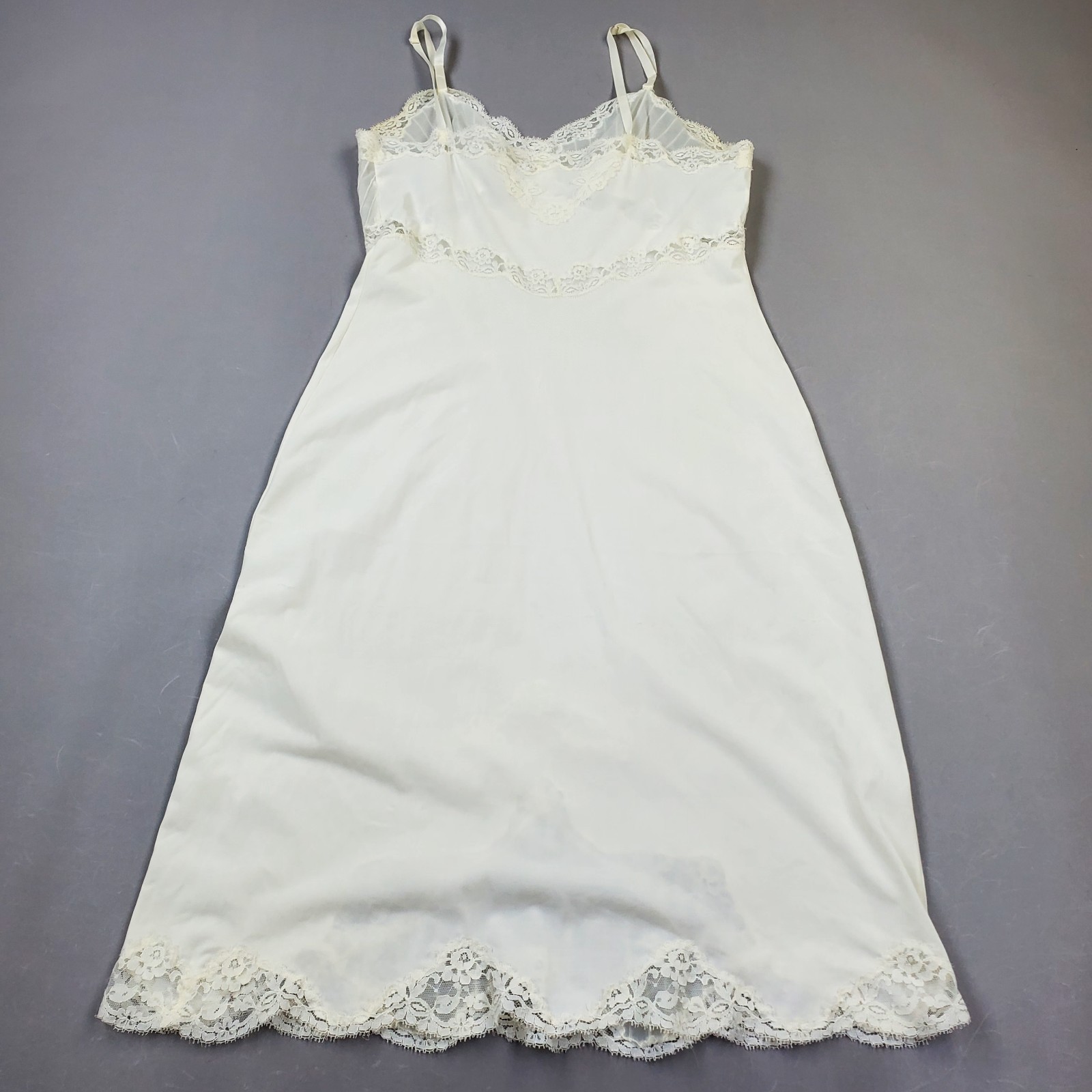 Vintage 60s Rogers Run Proof Tricot Nylon Sheer Pintucked Pleat Dress Slip Sz 36