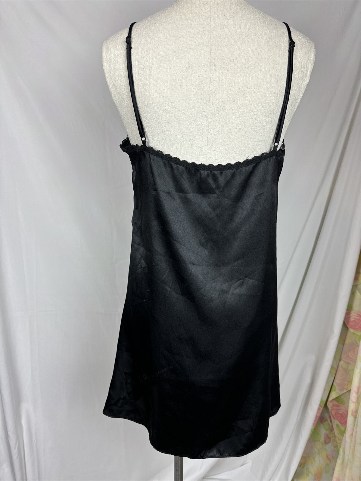 Vintage Shirley Of Hollywood Embroidered Floral Nightie Negligee