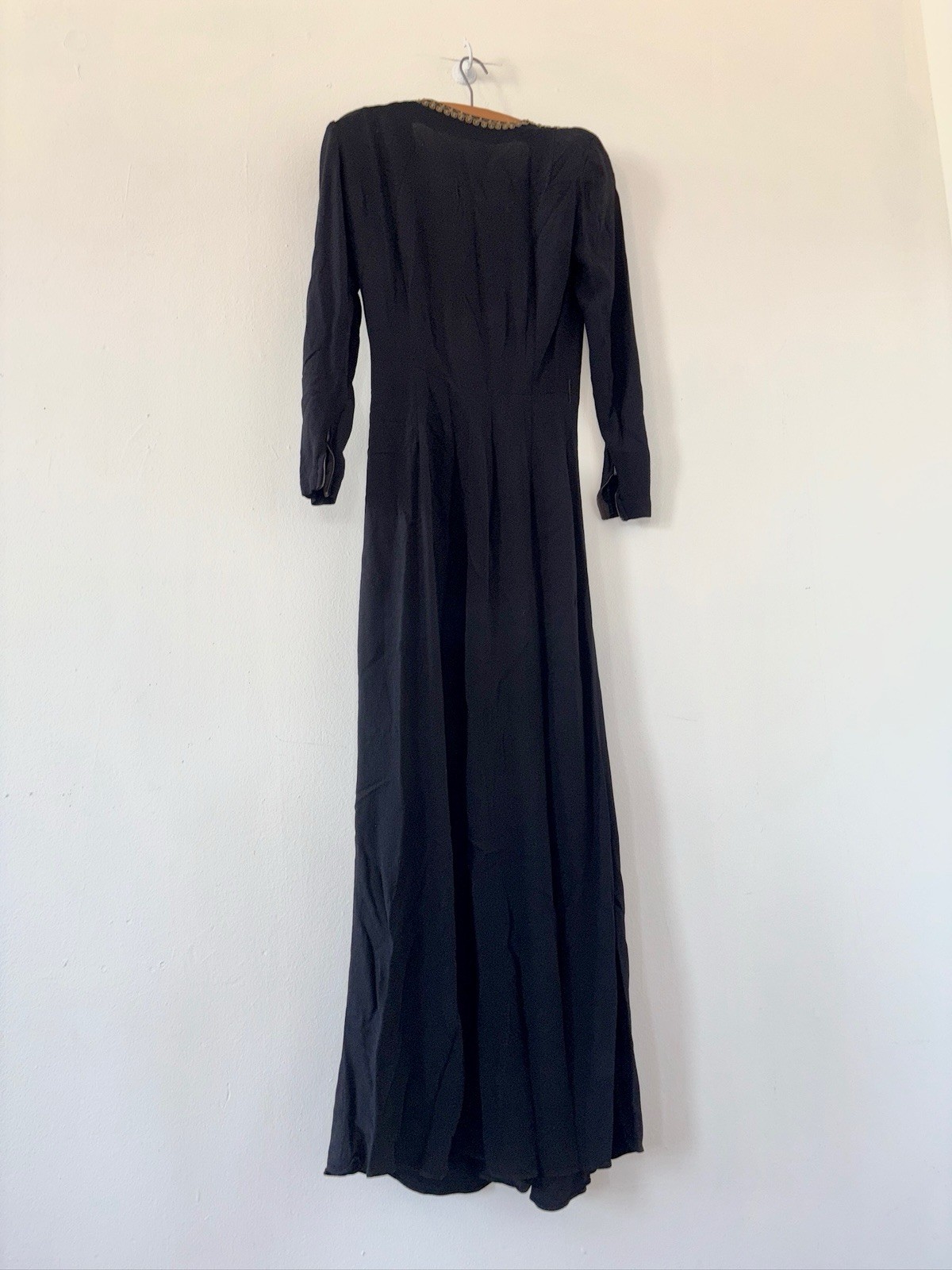 Vintage 40s Glamorous Slinky Crepe Evening Gown With Gold Bullion Embellishments