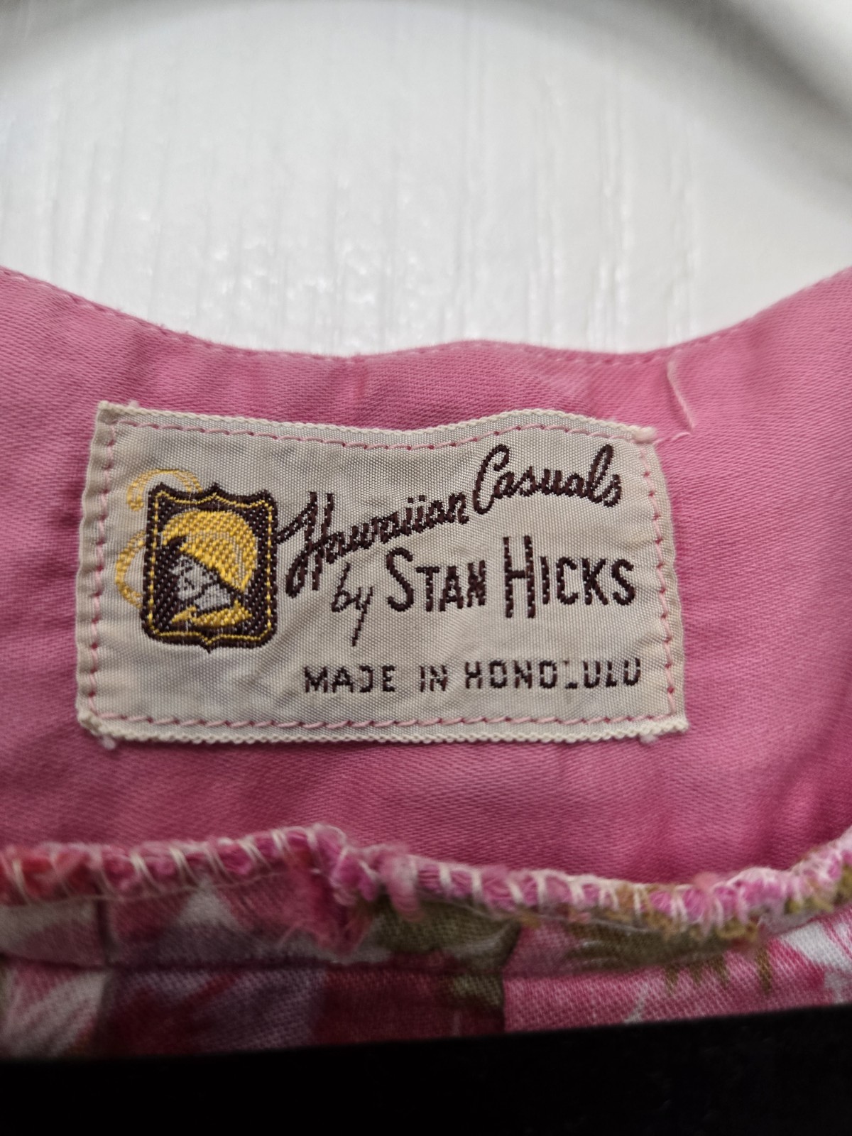 STAN HICKS HAWAIIAN CASUALS Vtg. Floral MUU MUU Dress Med/Lg (22in ptp) pockets