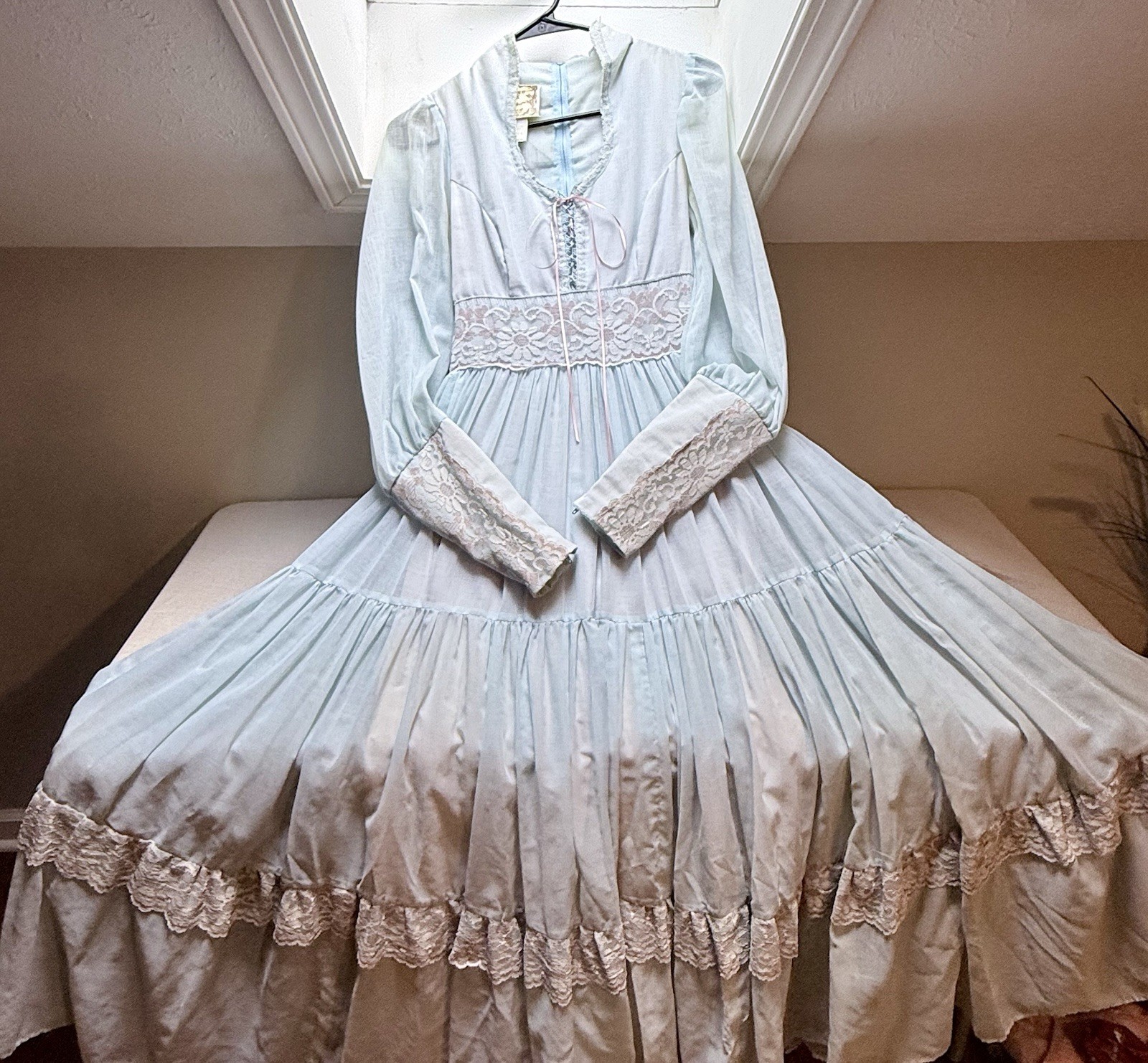 Gunne Sax 1970s Cottage Core Prairie Lace Up Blue Floral Lace Dress Long Sleeve