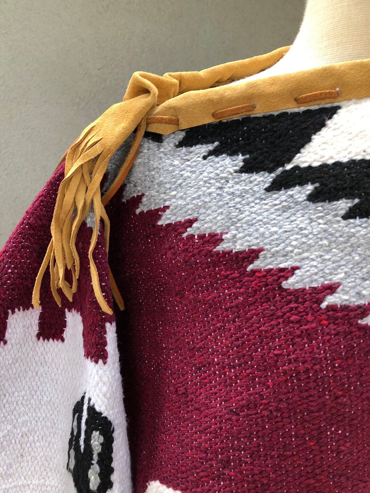 Vtg Festival Boho Hippie Mexican Blanket Poncho Leather Collar Trim One Sz