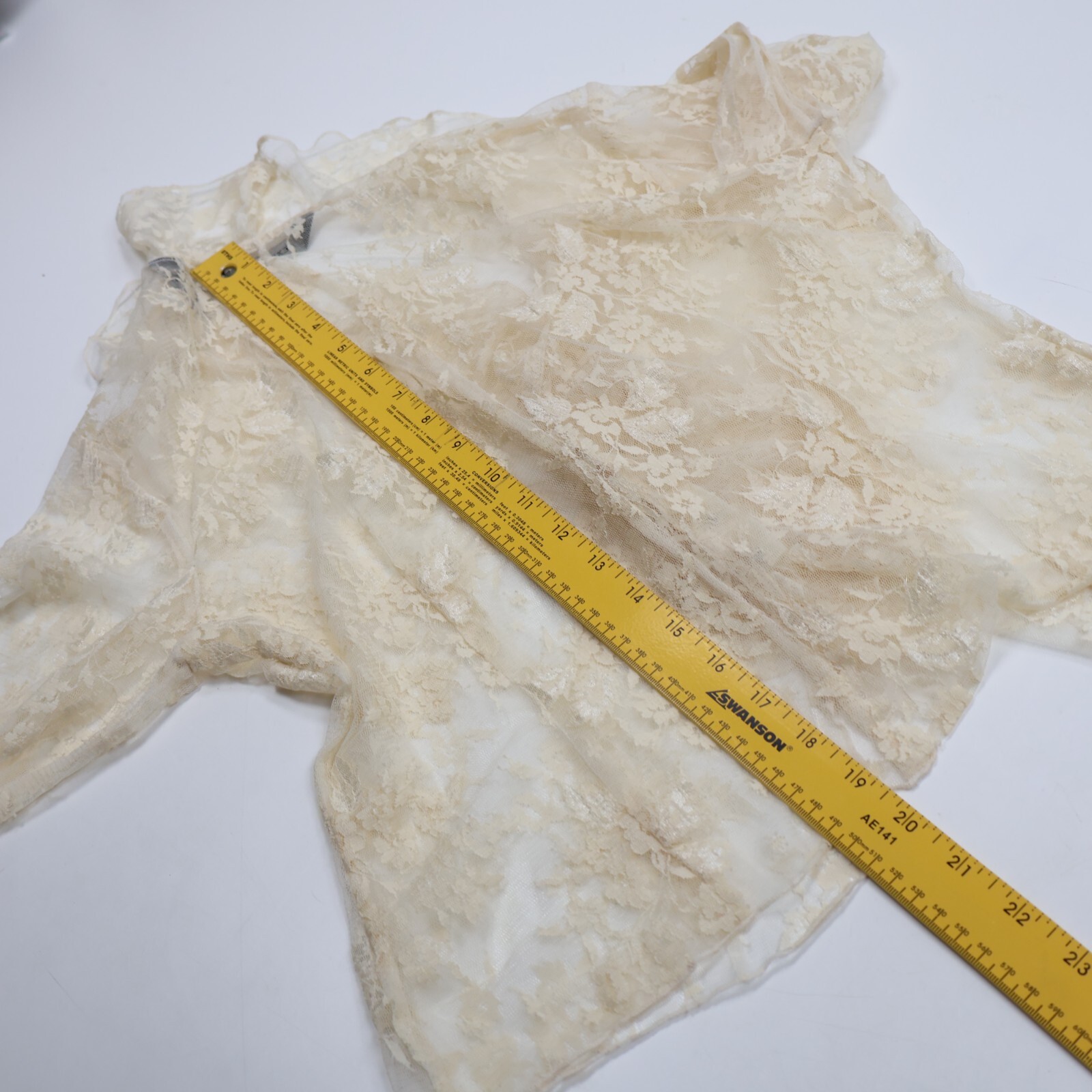 Express Size 13/14 Ivory Lace Bohemian Blouse Top Snap Down Front Vintage